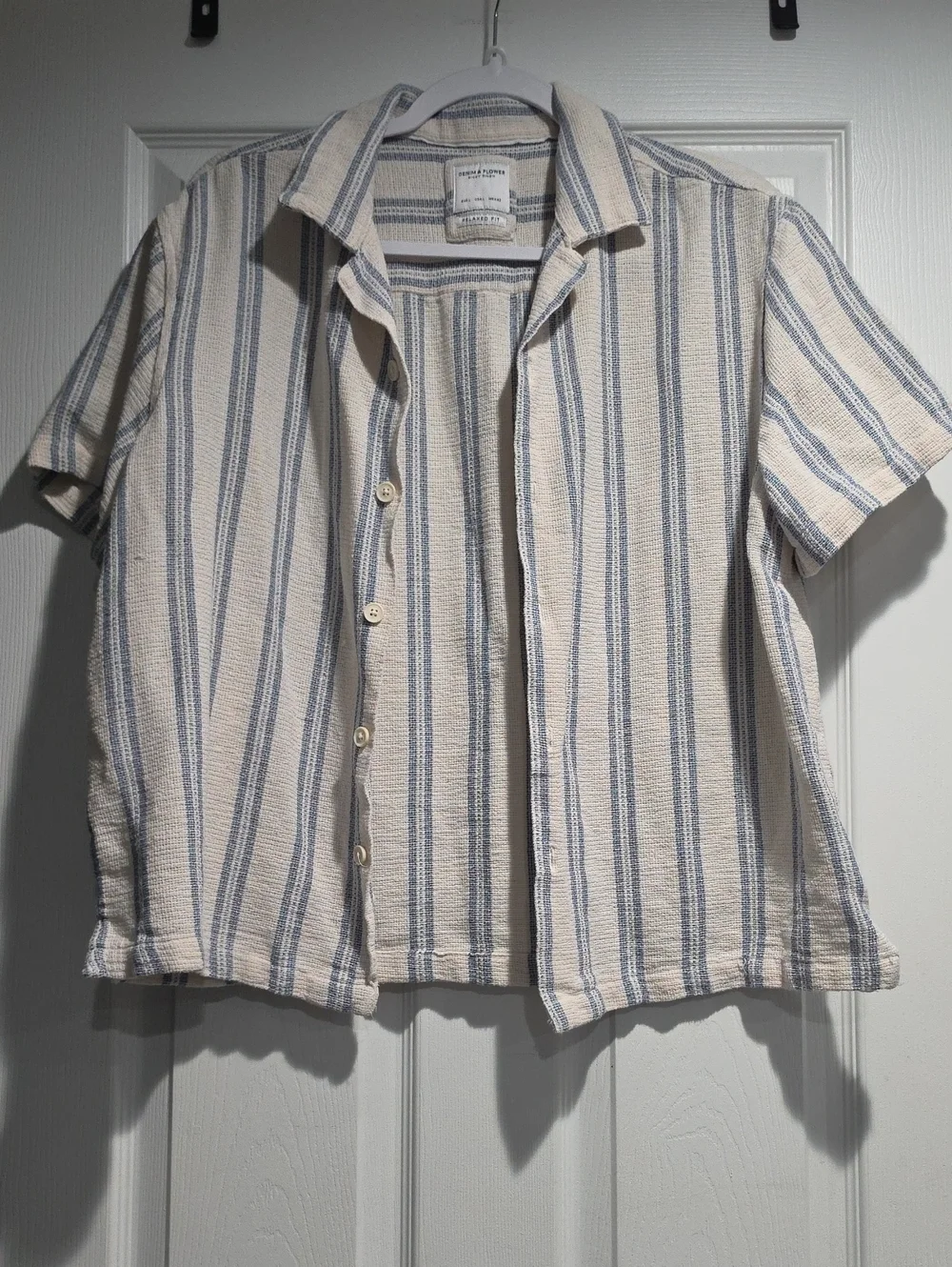 Denim & Flower Cream Short-Sleeve Button-Down with Blue Stripes